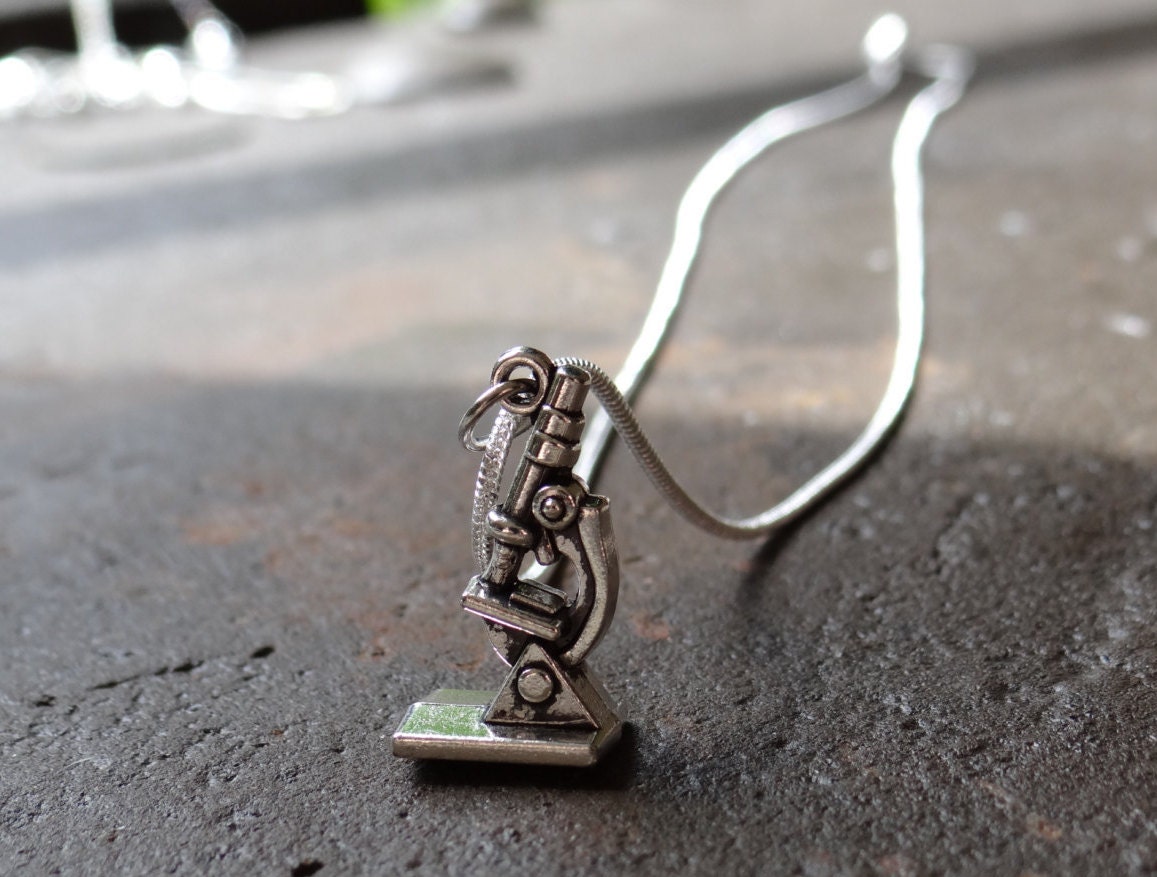 Mikroskop Halskette // Mikrobiologie Wissenschaftler Geschenk Silber Oder Gold Mikroskop Halskette // Mikrobiologie Wissenschaftler Geschenk Silber Oder Gold von ElsieAliceJewellery