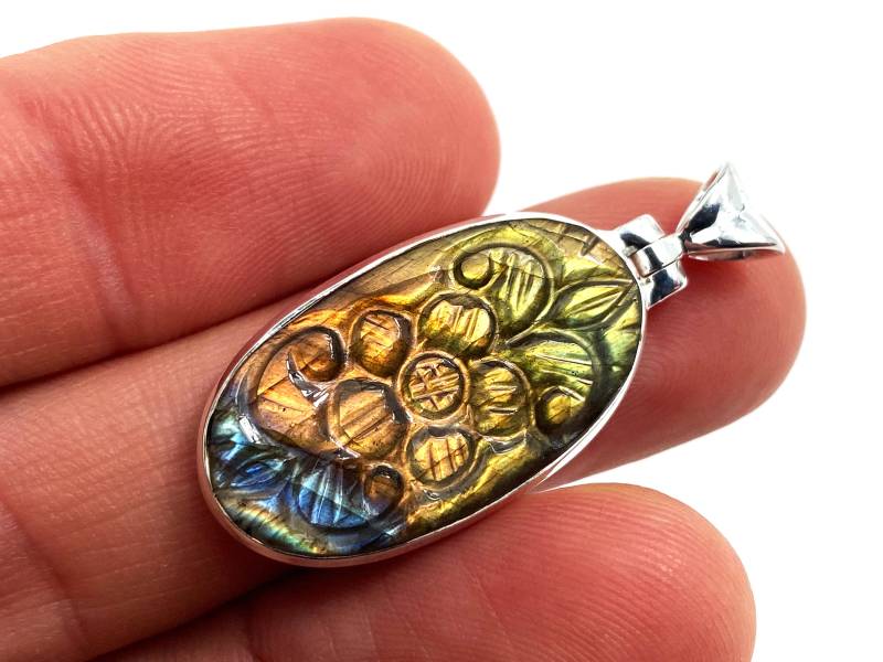 Gravierter Labradorit Anhänger 925 Sterling Silber von ElstarDesign