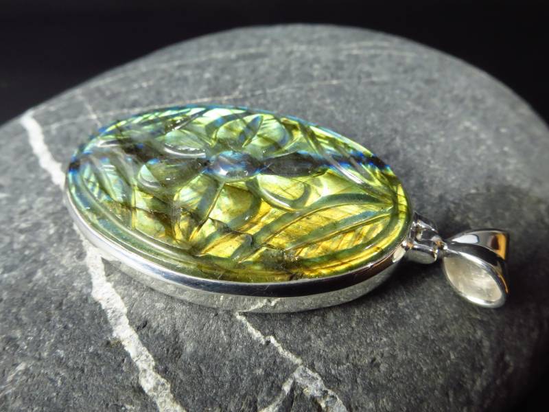 Labradorit Anhänger Silber Gravierter Blume Graviert Stein von ElstarDesign