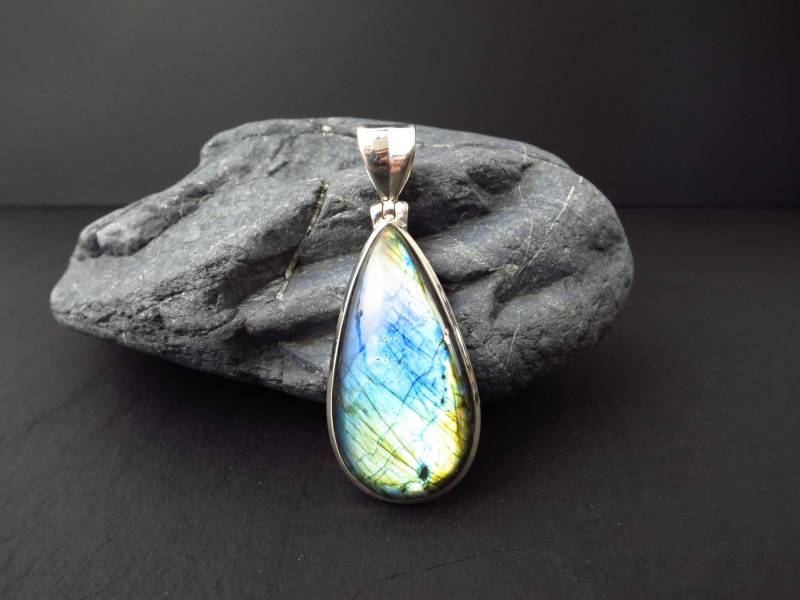 Labradorit Anhänger Silber Tropfen Blau Kettenanhänger von ElstarDesign