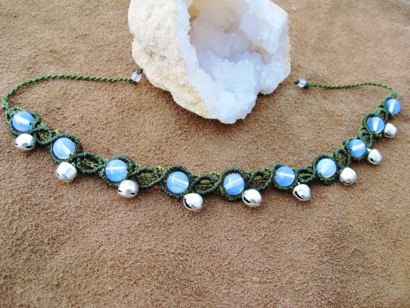 Grünes Makramee-Armband Tobillera Mit Opalen Und Mikro-Makramee-Wasserfällen Boho-Armband Körperschmuck Grünes Makramee-Armband Tobillera Mit Opalen Und Mikro-Makramee-Wasserfällen Boho-Armband Körperschmuck von Eltallercitonomada