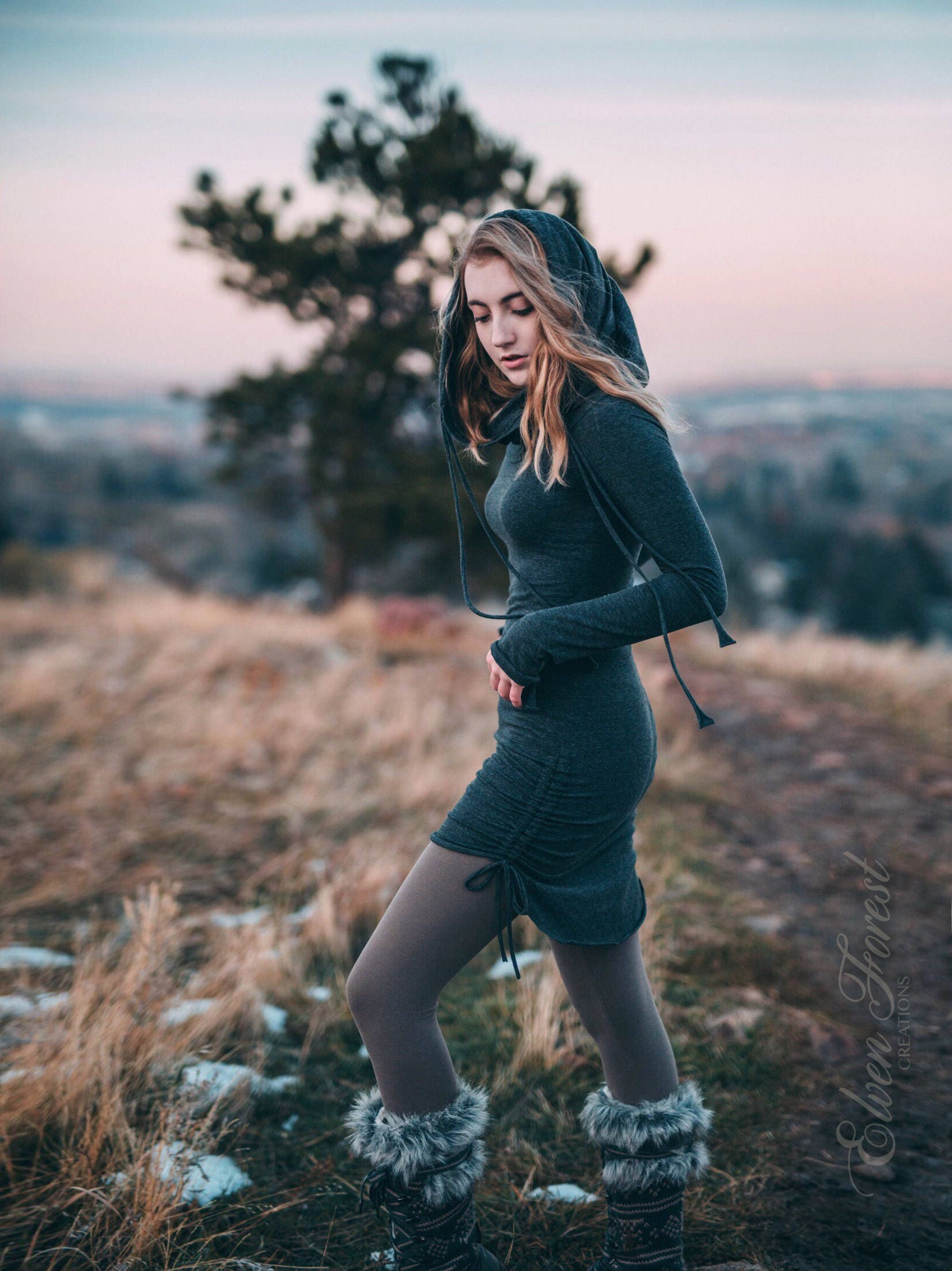 Hi-Lo Scrunchie Dress ~ Mit Kapuze Und Kängurutasche Daumenlöchern Einstellbare Länge Hi-Lo Scrunchie Dress ~ Mit Kapuze Und Kängurutasche Daumenlöchern Einstellbare Länge von ElvenForest