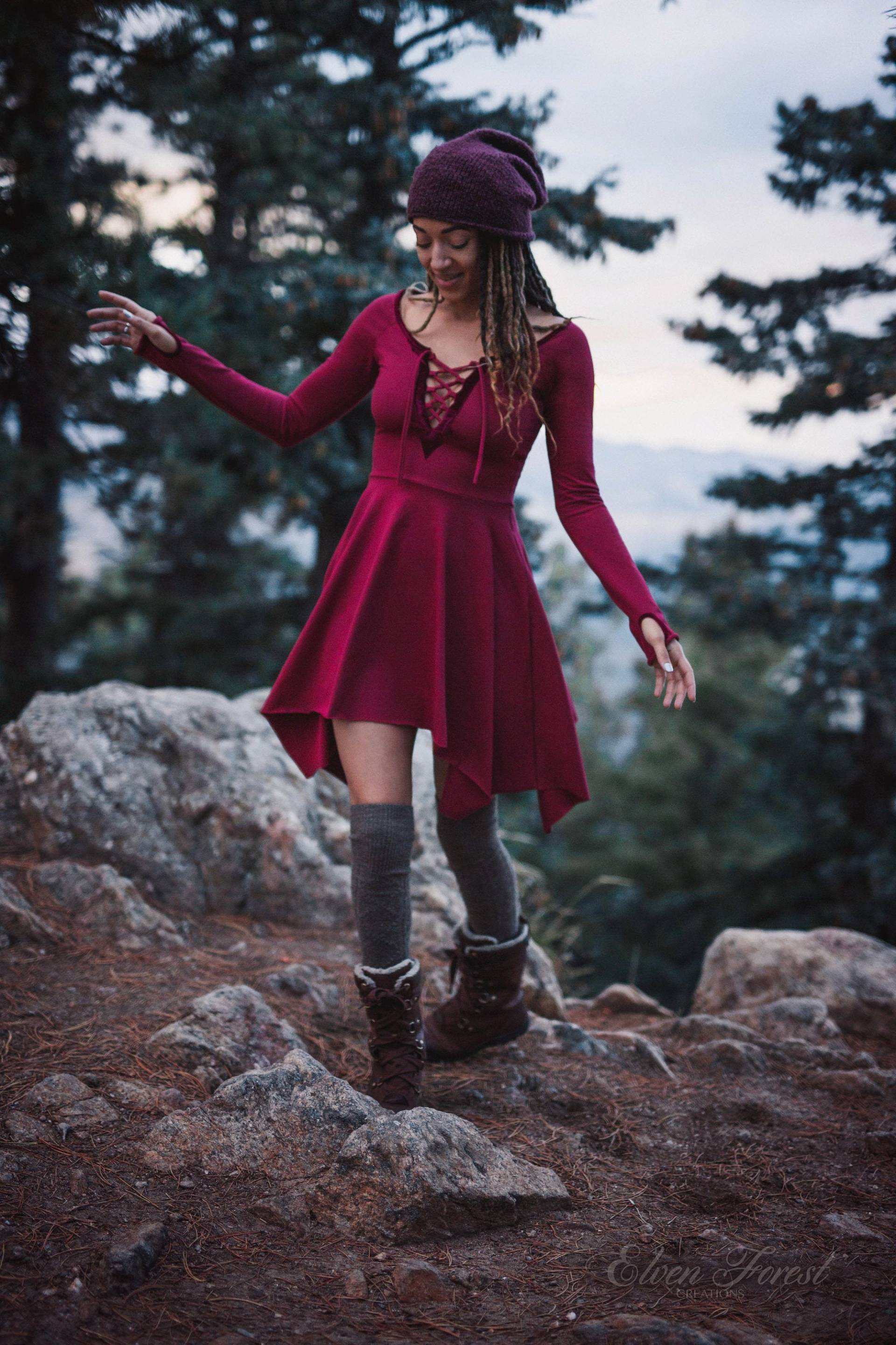 Samt-Schnür - Pixiekleid ~ Fit & Flare Pixie-Rock Lange Ärmel Und Daumenlöcher Winterkleid, Elfenwald Samt-Schnür - Pixiekleid ~ Fit & Flare Pixie-Rock Lange Ärmel Und Daumenlöcher Winterkleid, Elfenwald von ElvenForest
