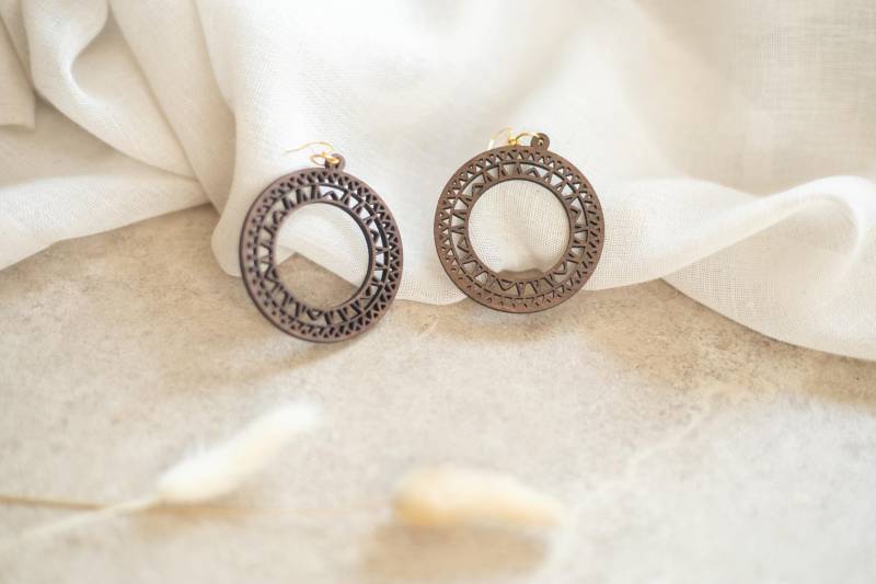 Mandala Luna - Oversize Mandala Holzohrringe | Boho Statement-Schmuck Mandala Luna - Oversize Mandala Holzohrringe | Boho Statement-Schmuck von ElyaraDesigns