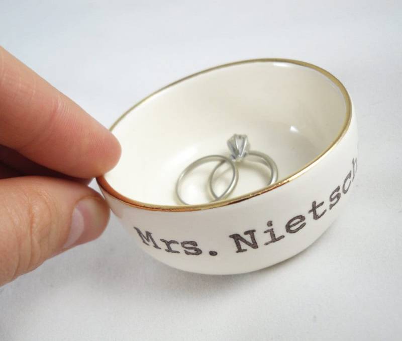 Benutzerdefinierte Ring Dish Mit Goldrand Oder Silber Rand, 14 Benutzerdefinierte Farboptionen, Text Datum Initialen - Geschenk Für Brautdusche von ElyciaCamille