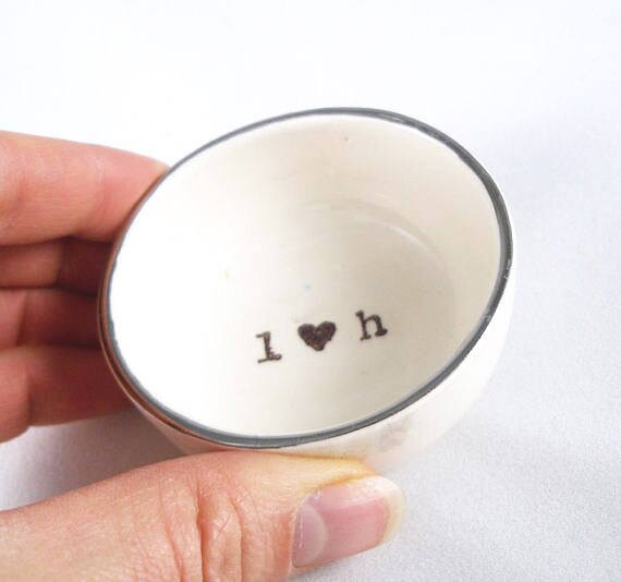 Custom Verlobungsgeschenk, Ringhalter, Ringschale, Braut-Dusche-Geschenk, Verlobungsring-Halter, Geschenk Für Braut, Hochzeitsgeschenk von ElyciaCamille