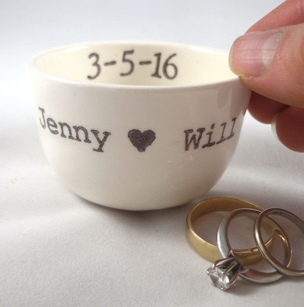 Engagement Geschenk Für Sie Mit Personalisierten Namen Und Datum Option, Um Eine Gold Oder Silber Felge Farbige Glasur in Brautdusche Hinzufügen von ElyciaCamille