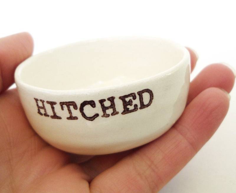 Paare Hochzeitsgeschenk Ringhalter Modern Ringkissen Hochzeitsgeschenk Brautparty Geschenkidee Verlobungsgeschenk Sofort Lieferbar von ElyciaCamille