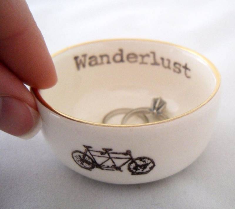 Tandem-Fahrrad-Keramik-Ehering-Schale Oder Verlobungsringhalter, Gedruckt Mit Fernweh Text Einem Gold Silber Rand, Fügen Sie Benutzerdefinierte Farbe von ElyciaCamille