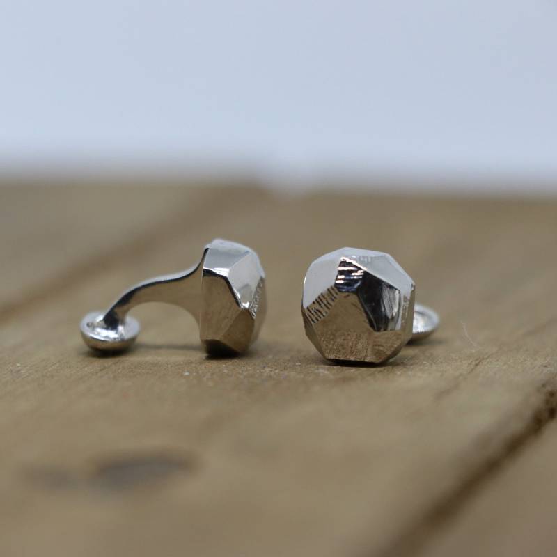 Facettierte Gewölbte Manschettenknöpfe von ElyseGarlingJewelry