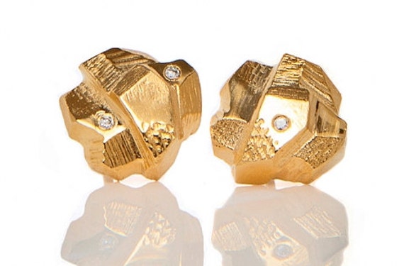 Facettierte Robuste Diamantchip-Ohrringe 18K von ElyseGarlingJewelry