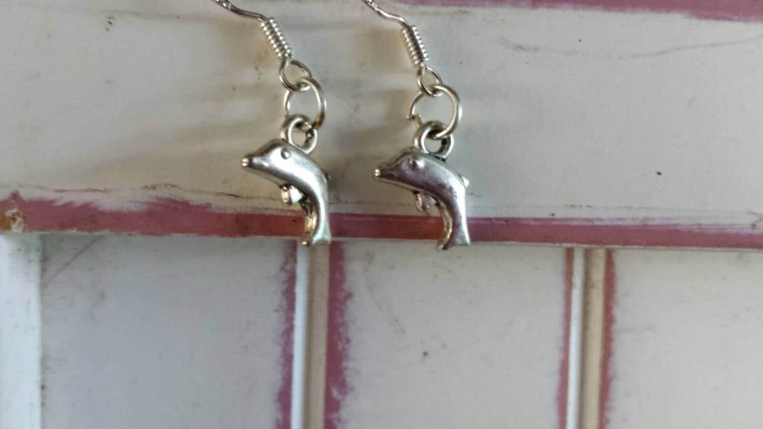 Ohrringe, Delfin Ohrhänger, Sterling Silber Versilberte Delfine Ohrringe, Delfin Ohrhänger, Sterling Silber Versilberte Delfine von ElysiumDesignsuk