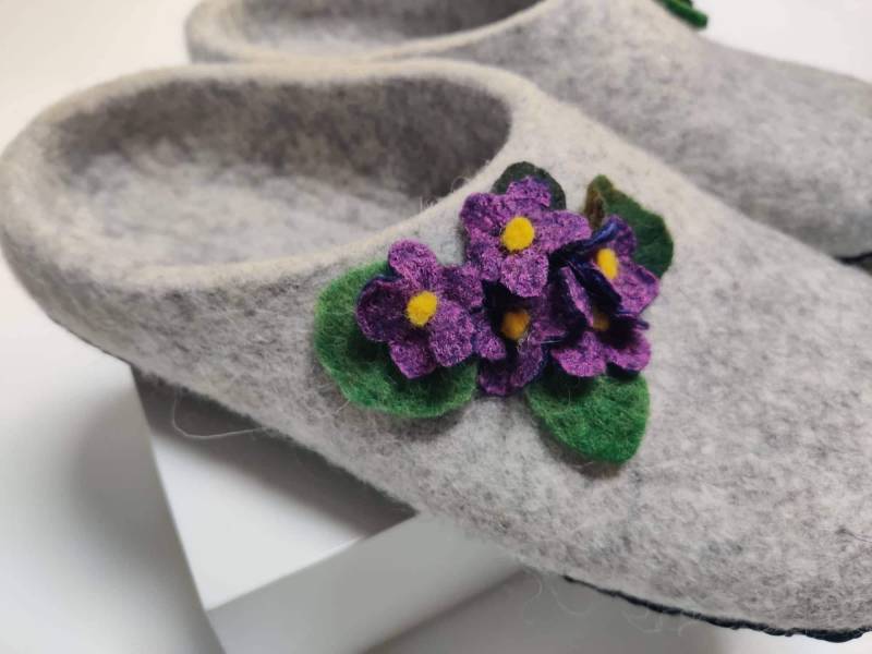 Gefilzte Hausschuhe Bio-Schurwolle Bio-Wolle Clogs Öko-Geschenk Mit Sohlen von ElzyWool