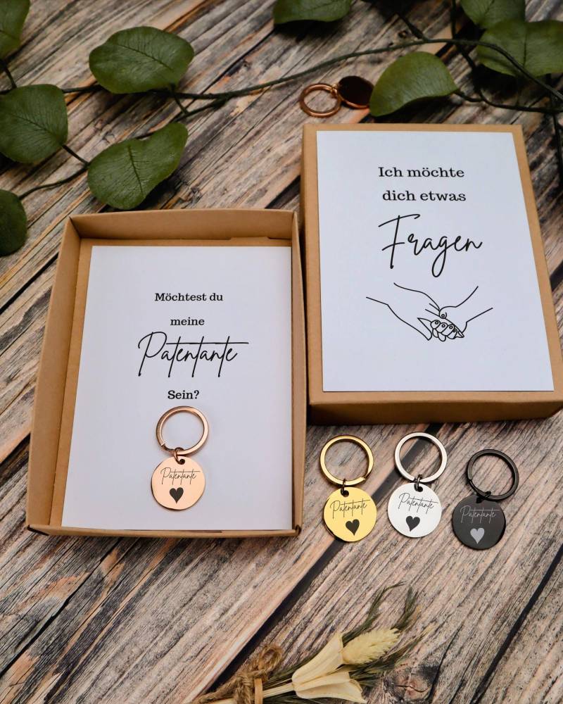 Patentante Geschenk - Schlüsselanhänger Mit Gravur & Geschenkbox „Willst Du Meine Sein?" Personalisierbar Patentante Geschenk - Schlüsselanhänger Mit Gravur & Geschenkbox „Willst Du Meine Sein?" Personalisierbar von EmMaAtelierDE
