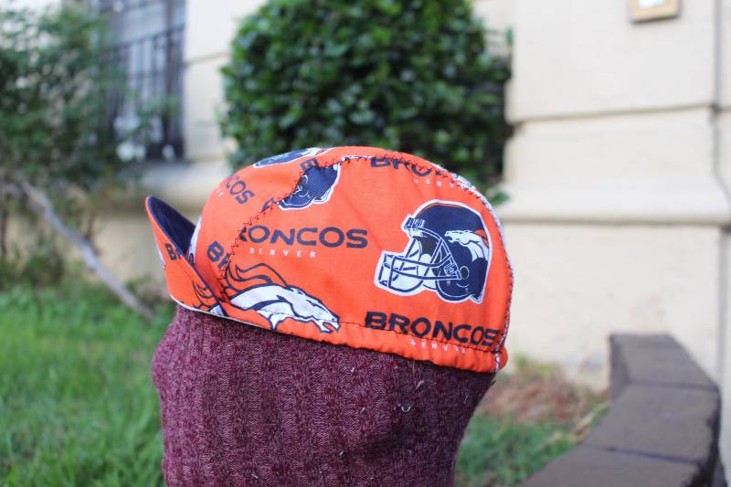 Radsport Mütze Baumwolldruck Nfl Denver Broncos 100 % Handmade Größe L M Radsport Mütze Baumwolldruck Nfl Denver Broncos 100 % Handmade Größe L M von Emanuelcapbicy