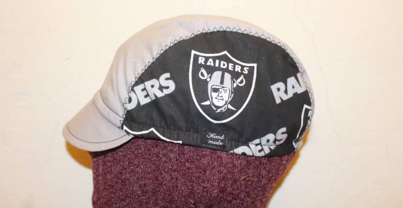Radsportmütze Baumwolldruck Raiders 100 % Handmade Größe L M Radsportmütze Baumwolldruck Raiders 100 % Handmade Größe L M von Emanuelcapbicy