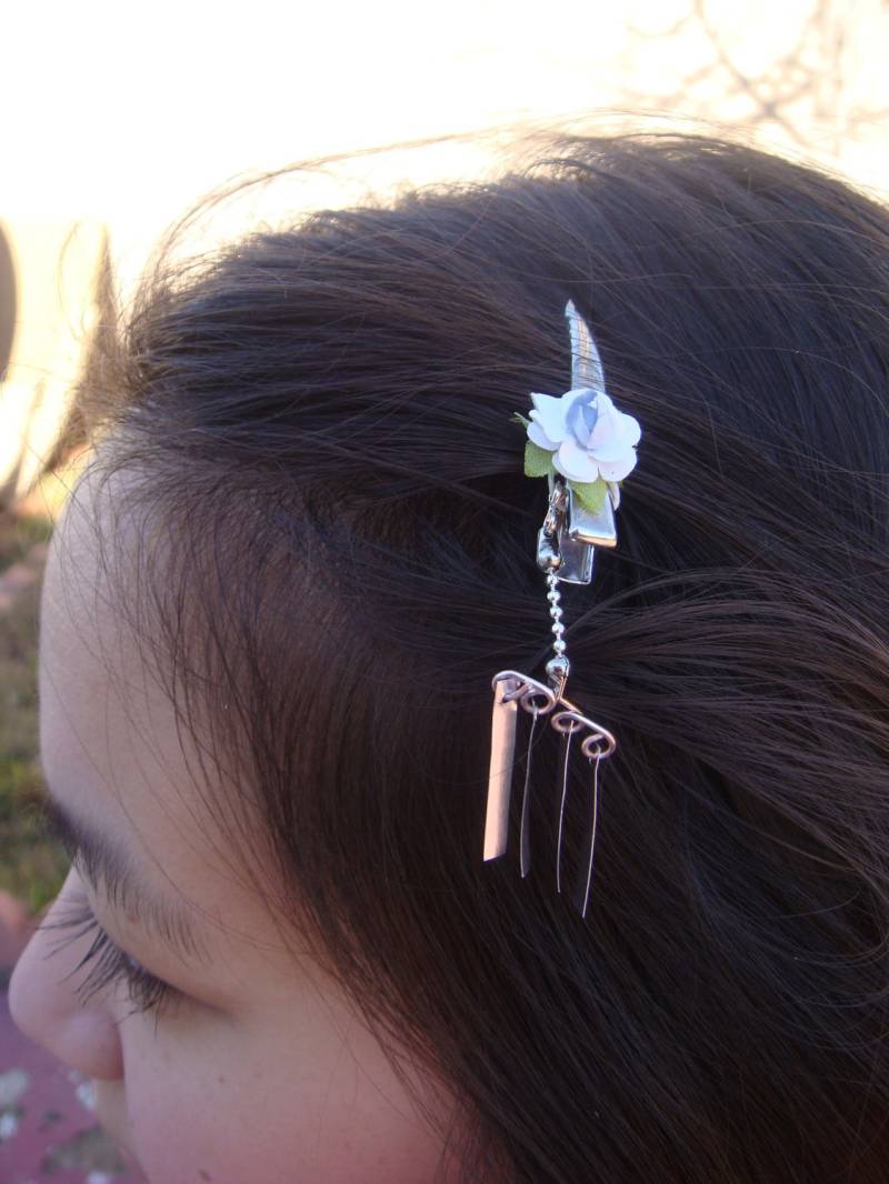 Blaue Blume Haarspange von Emayuka
