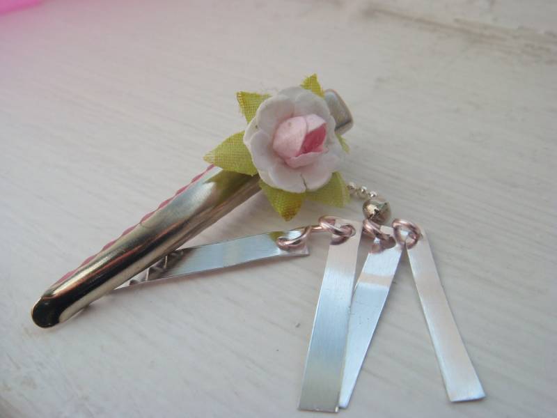 Rosa Emayuka-Haarspange Rosa Emayuka-Haarspange von Emayuka