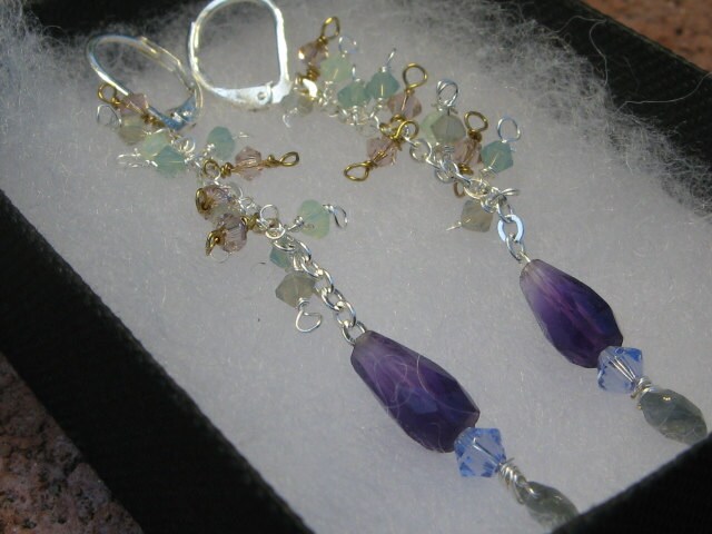 Silber Amethyst Tropfen Ohrringe Silber Amethyst Tropfen Ohrringe von Emayuka