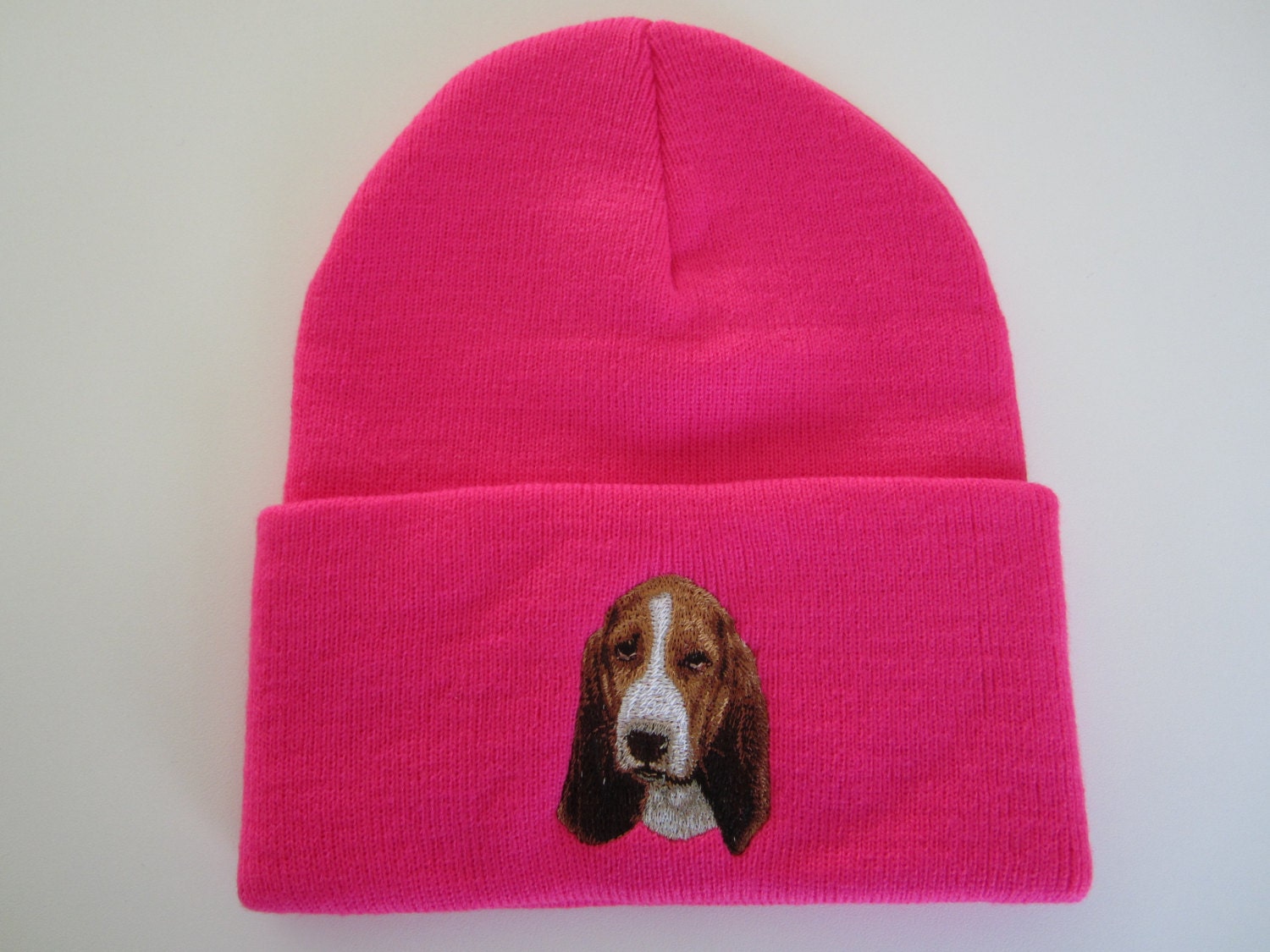 Basset Hound Bestickte Mütze von EmbarkEmbroidery