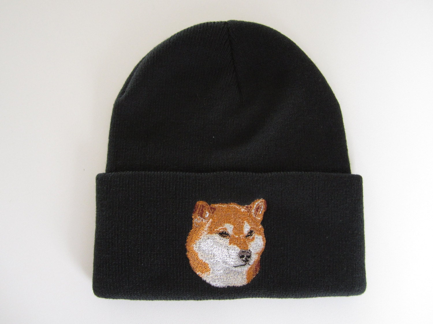 Shiba Inu Bestickte Mütze von EmbarkEmbroidery