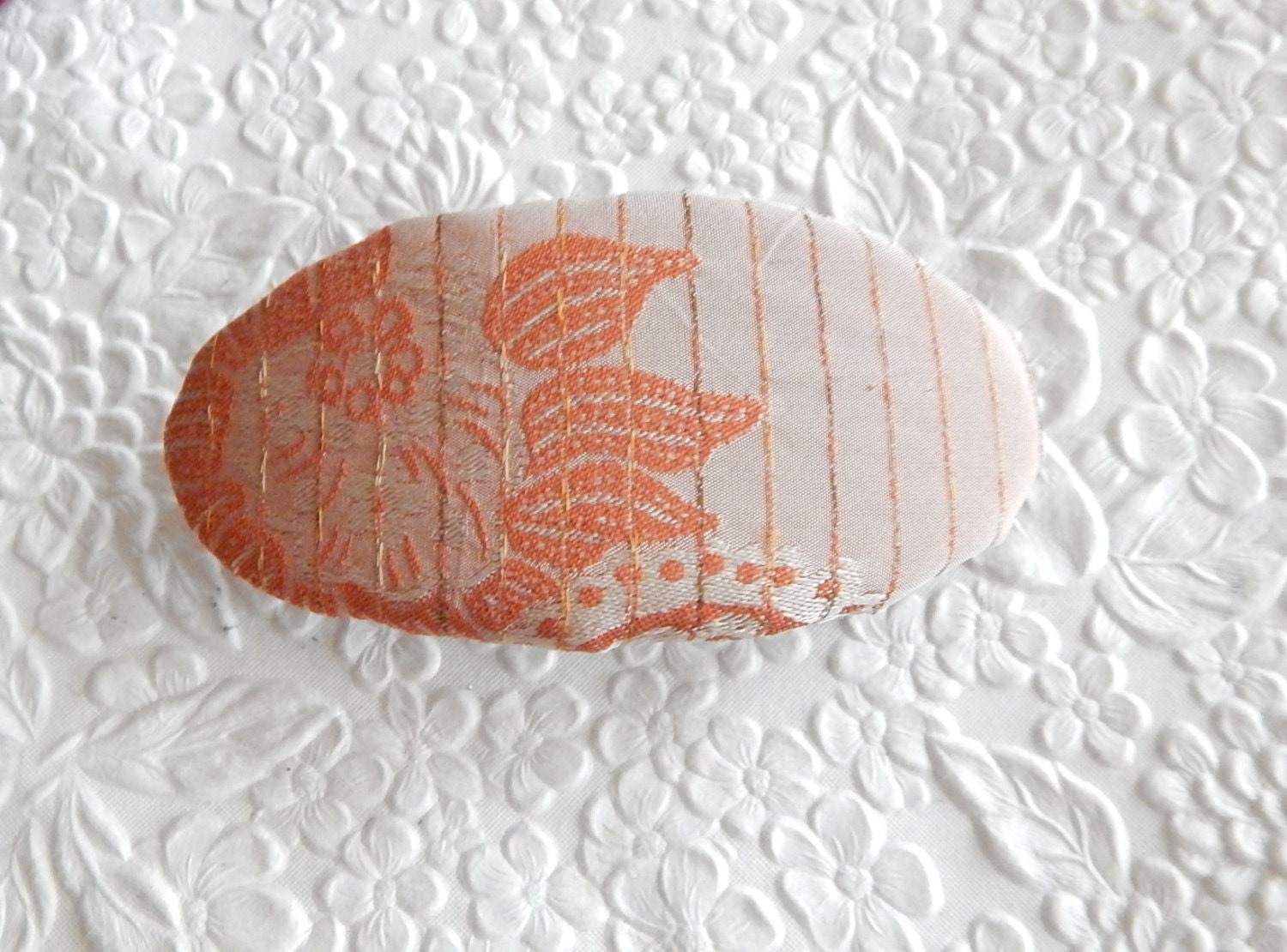 Peach Haarspange, Seide Braut Perlen Stoff Oval Haar Accessoire, Mode-Accessoire von EmbellishedLife