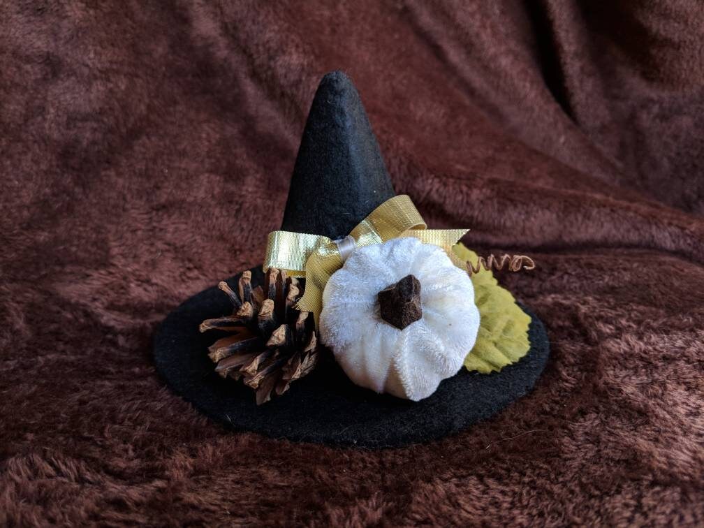 Winter-Mini Hexe Hut Fascinator Winter-Mini Hexe Hut Fascinator von EmberIslandTreasures