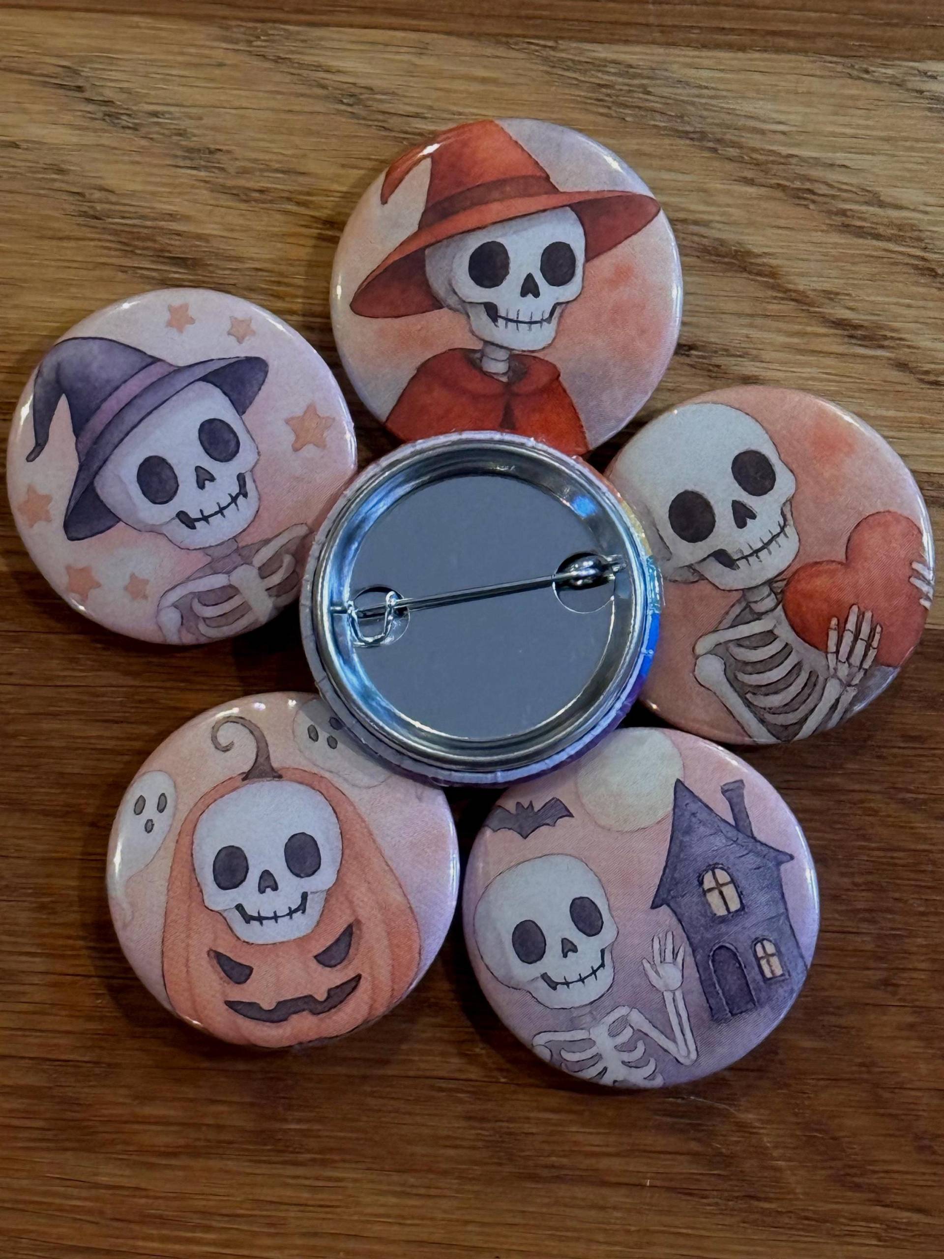 Halloween Buttons Geister 32mm, Herbstliche Buttons, Fall Buttons, Pin Up, Cosy Cozy Pins, Halloween, Ghost von EmberleafStudioX