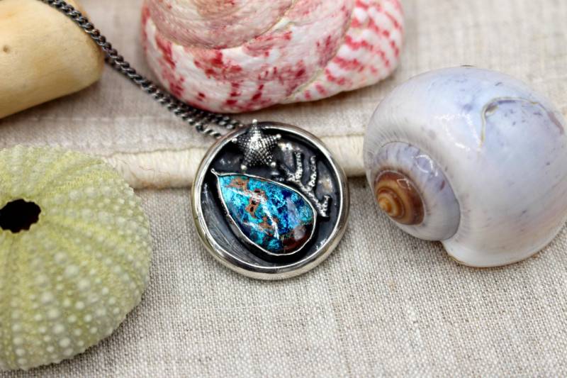 Aquarium Handgeschmiedete Kette Aus Sterling Silber Und Shattuckit Azurit Aquarium Handgeschmiedete Kette Aus Sterling Silber Und Shattuckit Azurit von Emberlun