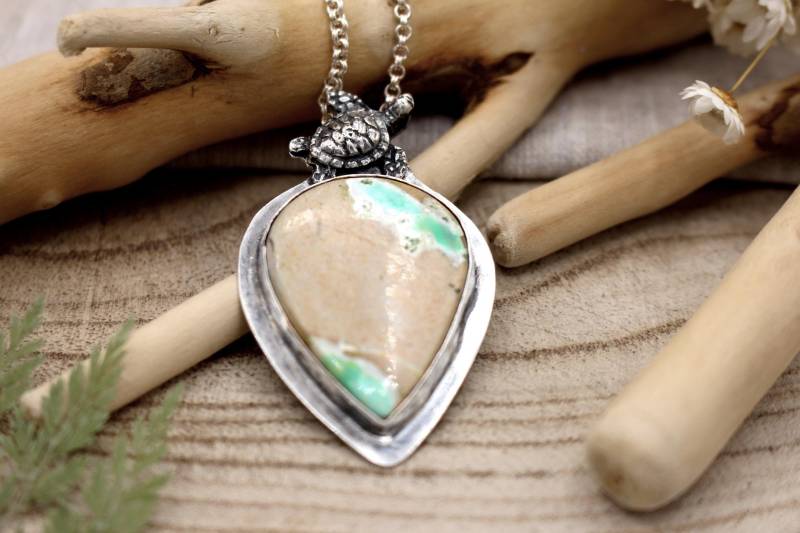 Schildkröten Migration Handgeschmiedete Kette Aus Sterling Silber Und Variszit Schildkröten Migration Handgeschmiedete Kette Aus Sterling Silber Und Variszit von Emberlun