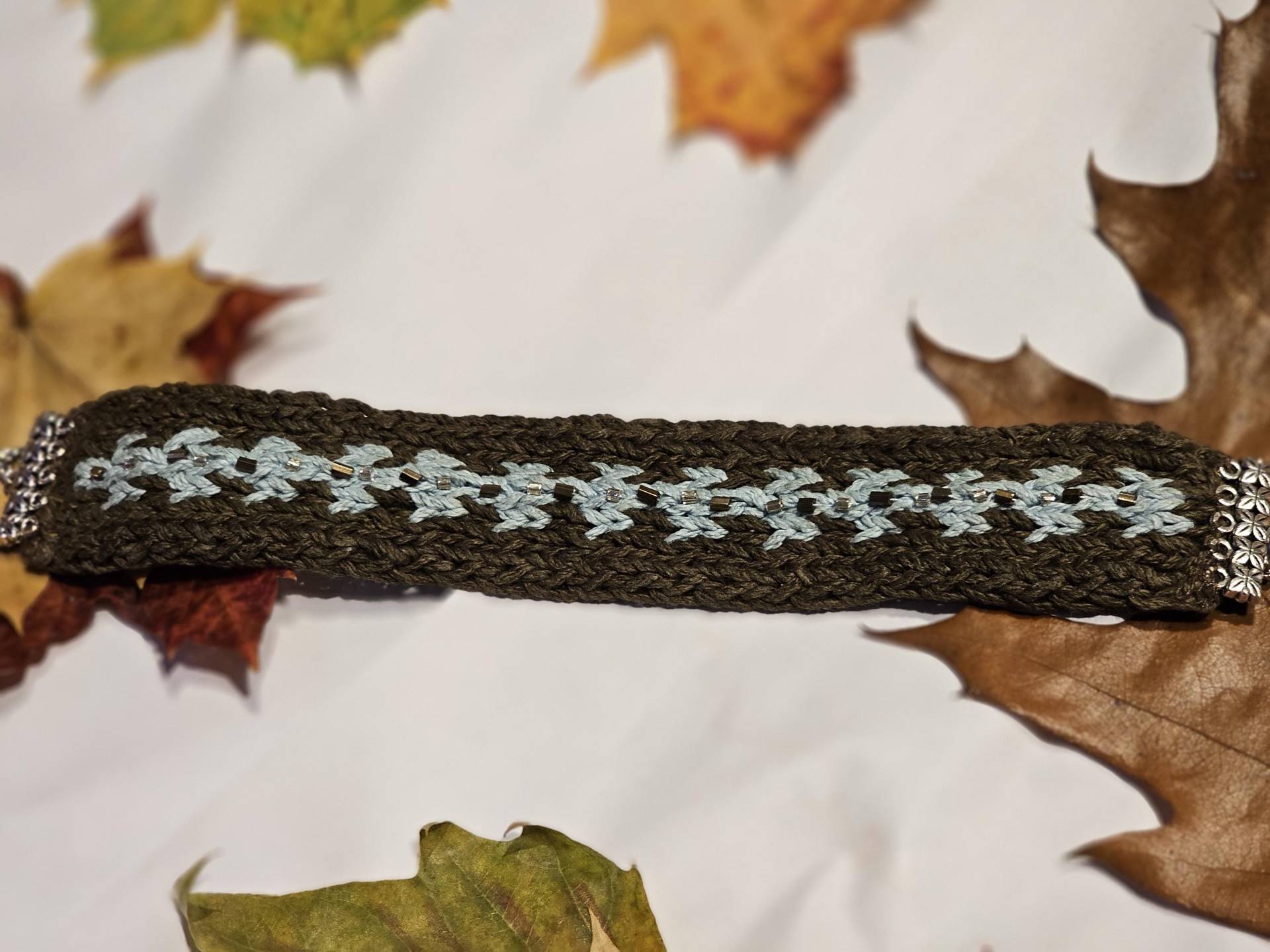 Gestricktes Armband Aus Hanf Im Ethno-stil Mit Glasperlen Verstellbarer Boho-Schmuck von Embraceleting