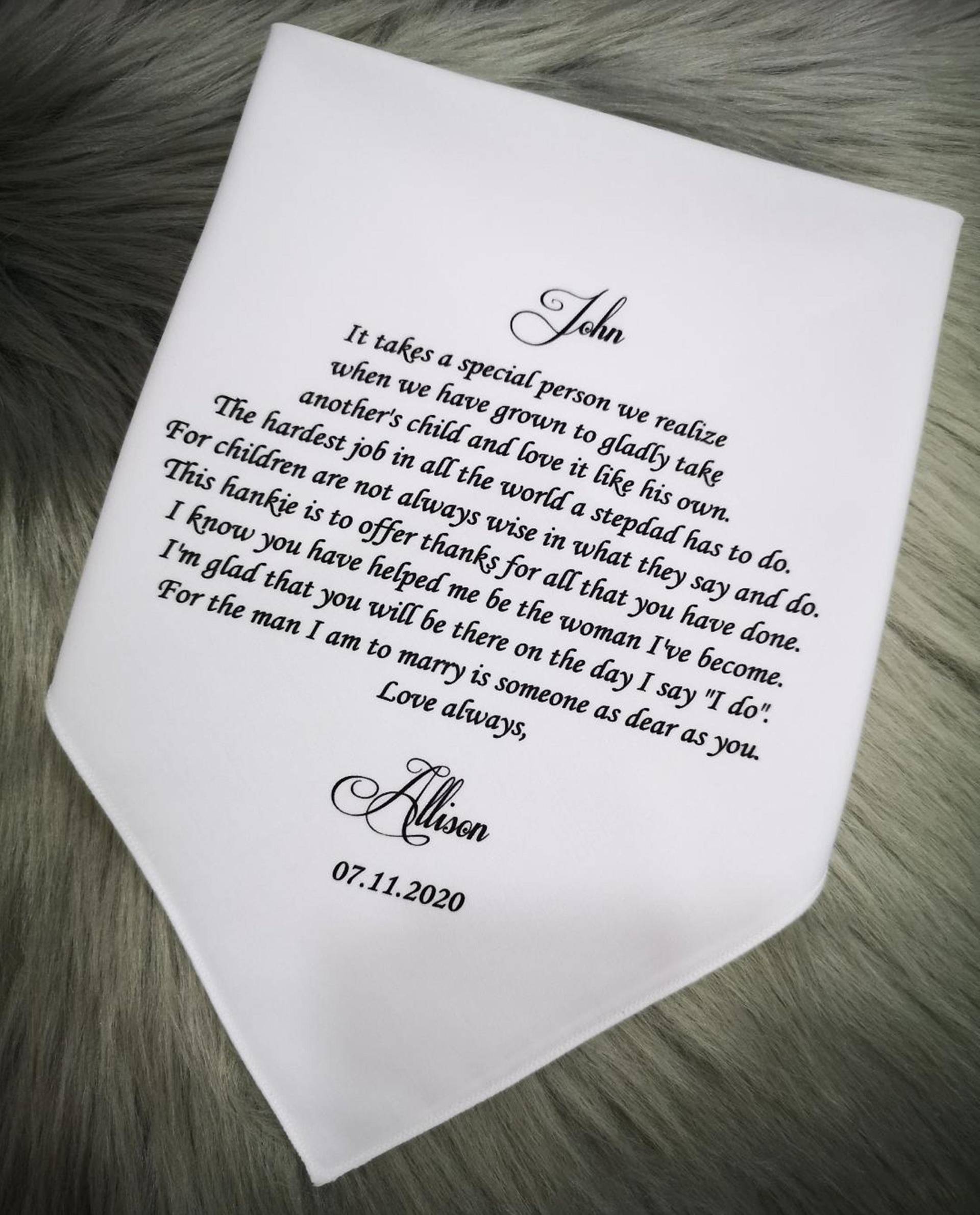 stiefvater Hochzeit Taschentuch Geschenk-Personalisiertes Bedrucktes Hanky-Bonus Dad Hankie-Der Härteste Job in Der Ganzen Welt, Den Ein Machen stiefvater Hochzeit Taschentuch Geschenk-Personalisiertes Bedrucktes Hanky-Bonus Dad Hankie-Der Härteste Job in Der Ganzen Welt, Den Ein Machen von EmbroiCollection1