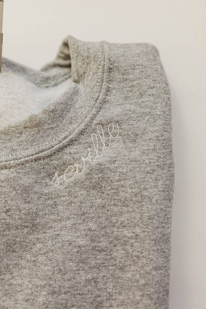 Personalisiertes Sweatshirt, Geschenk von EmbroiWear