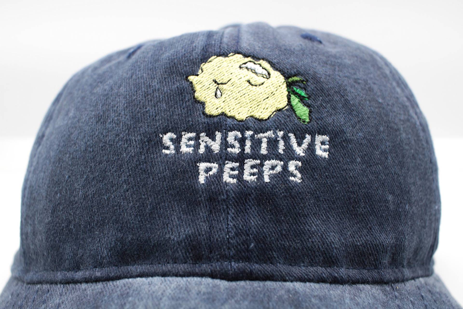 Bestickte Vintage Cap Mit Zitrone - "Sensitive Peeps" | Dunkelblau Unisex Dad Hat Kappe 100% Baumwolle von EmbroideredBear
