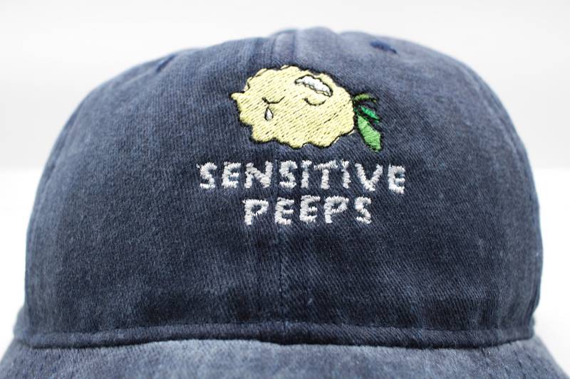 Bestickte Vintage Cap Mit Zitrone - "Sensitive Peeps" | Dunkelblau Unisex Dad Hat Kappe 100% Baumwolle von EmbroideredBear