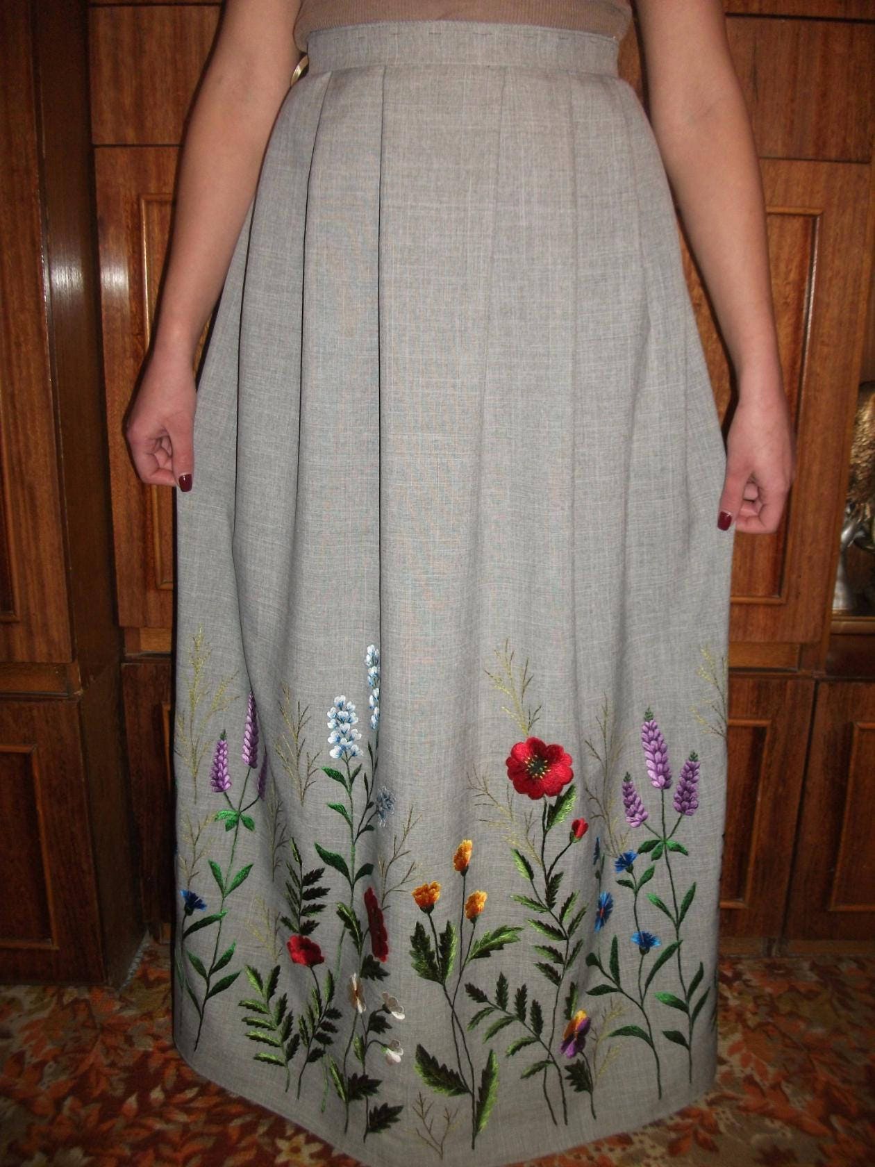 Handgestickter Damenrock Maxirock Für Frauen Mit Blumen Seidenfäden Florale Stickerei Handgestickter Damenrock Maxirock Für Frauen Mit Blumen Seidenfäden Florale Stickerei von EmbroideredEnergy