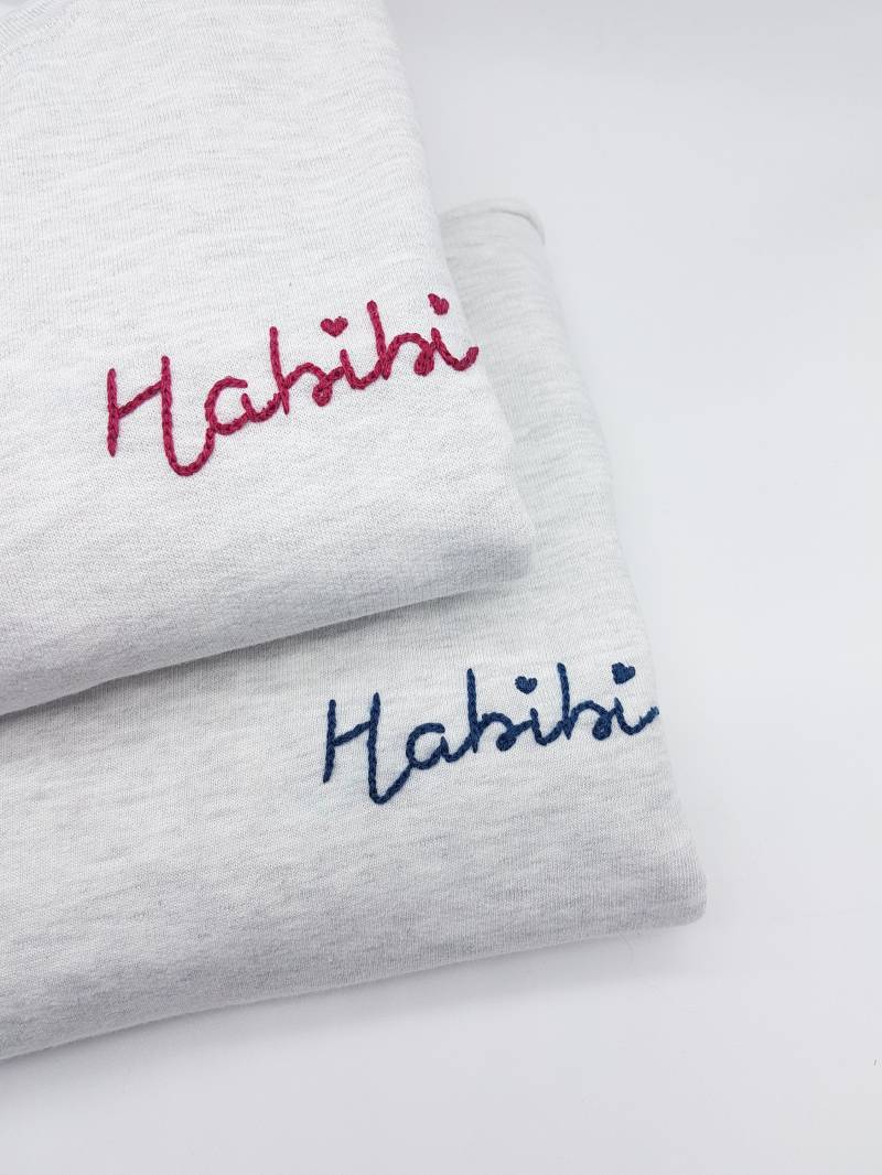 Unisex Sweat Von Hand Auf Bestellung Mit Der Nachricht Ihrer Wahl Bestickt von EmbroideryByMV