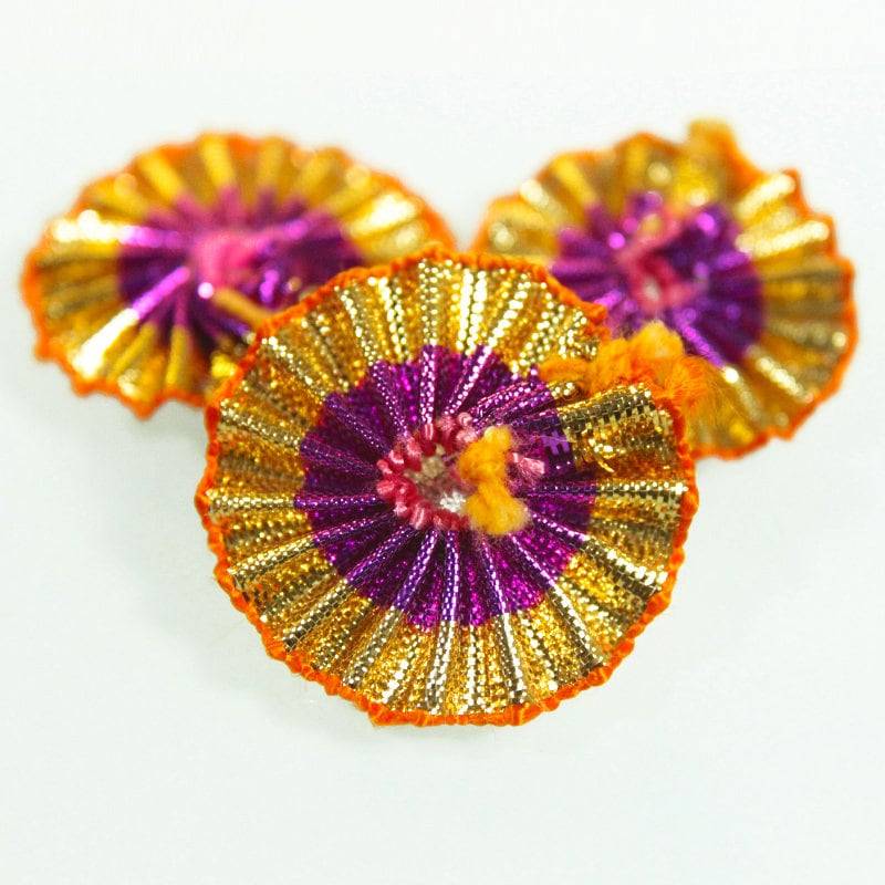 3 cm, 100 Stück, Gota Blumen in Der Farbe Magenta-Gold-Embgf4507 von EmbroideryMaterial