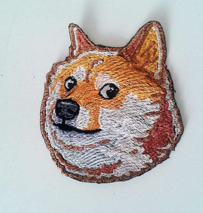 Alisia4 Doge Gestickter Aufnäher von EmbroideryMoks