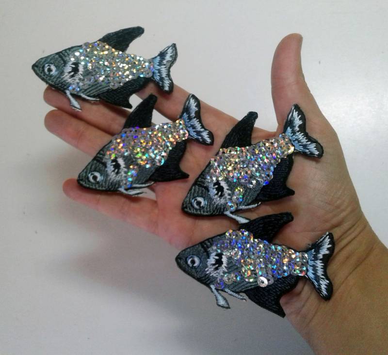 Moks134(P Set 4 Stück Fisch Aufnäher von EmbroideryMoks