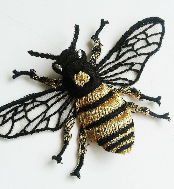 Moks157(P Goldene Biene Gestickter Aufnäher von EmbroideryMoks