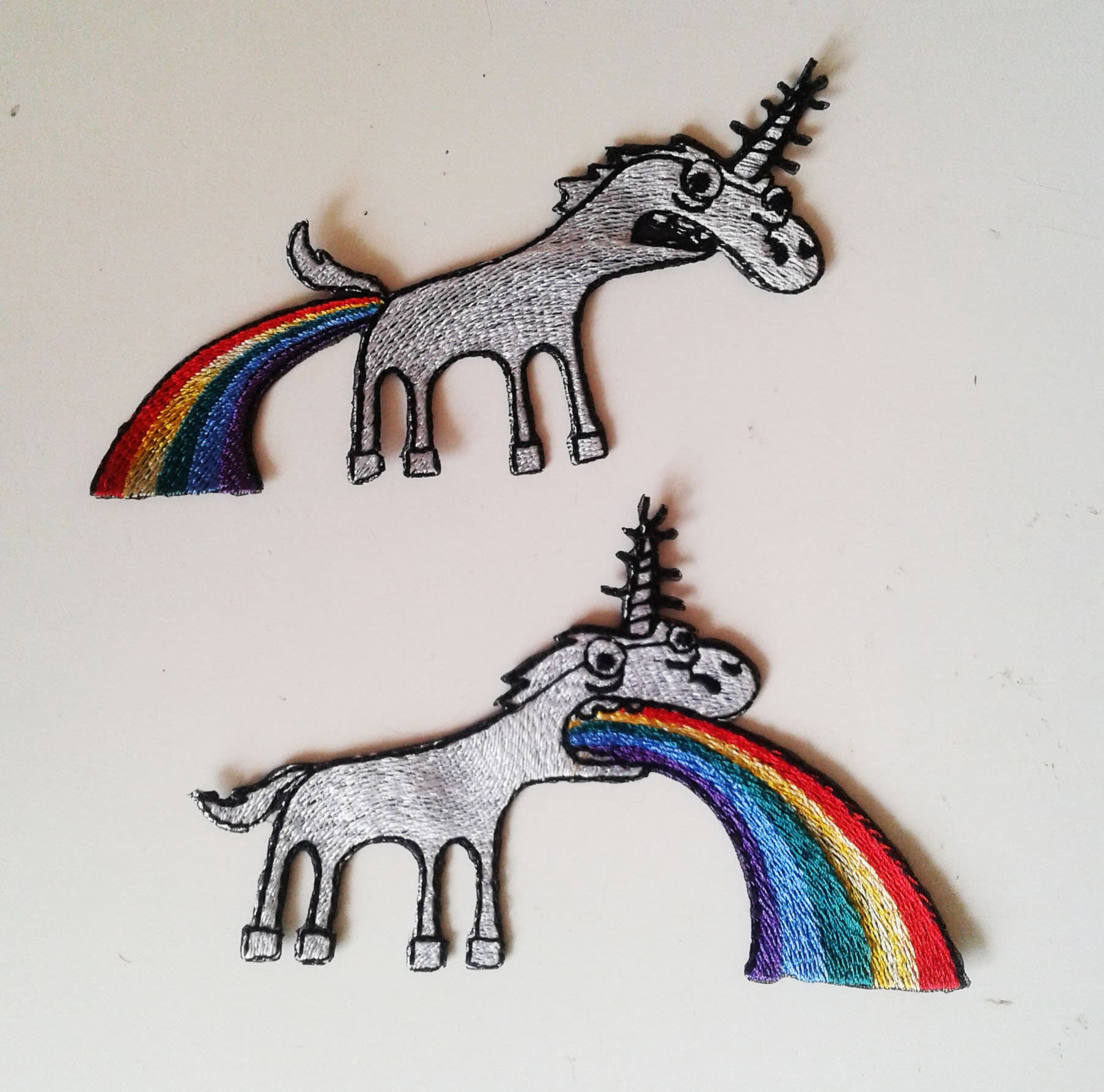 Moks198(P Set Bestehend Aus 2 Gestickten Patches - Einhorn Regenbogen von EmbroideryMoks