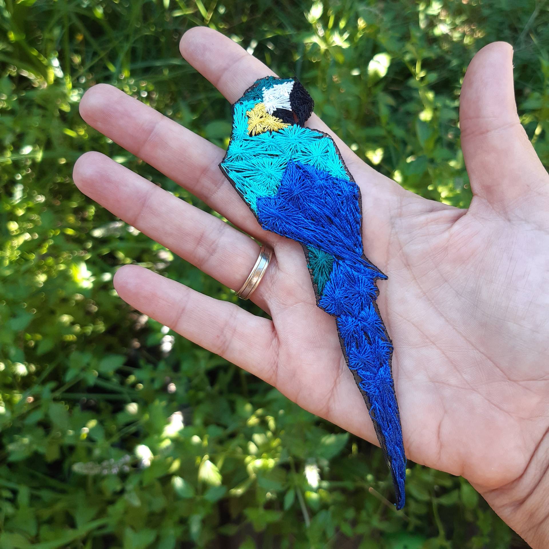 Moks519 Blauer Ara Papagei Bestickter Aufnäher, Vogel Aufnäher von EmbroideryMoks