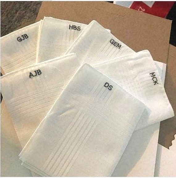 6 Einstecktücher Mit Unterschiedlichen Initialen. Herren Taschentücher, Bräutigam Geschenke, Gestickte Vater Der Braut, Kostenloser Versand Usa von EmbroiderybyLinda