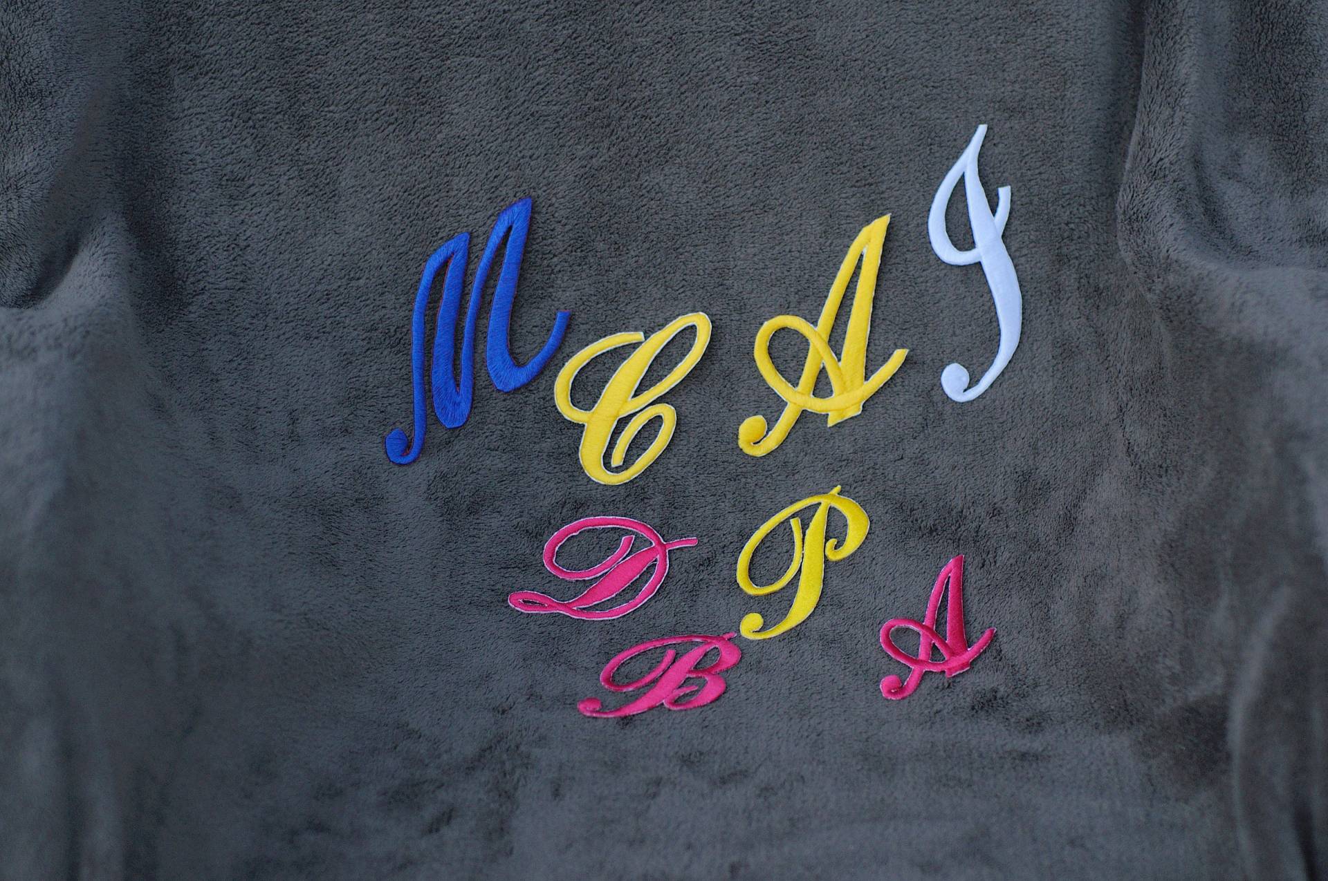 Gestickte Schreibschrift Applikation - 7, 5 cm Höhe Aufnäher Zum Aufbügeln | 4 Stück Gestickte Schreibschrift Applikation - 7, 5 cm Höhe Aufnäher Zum Aufbügeln | 4 Stück von Embrostyle
