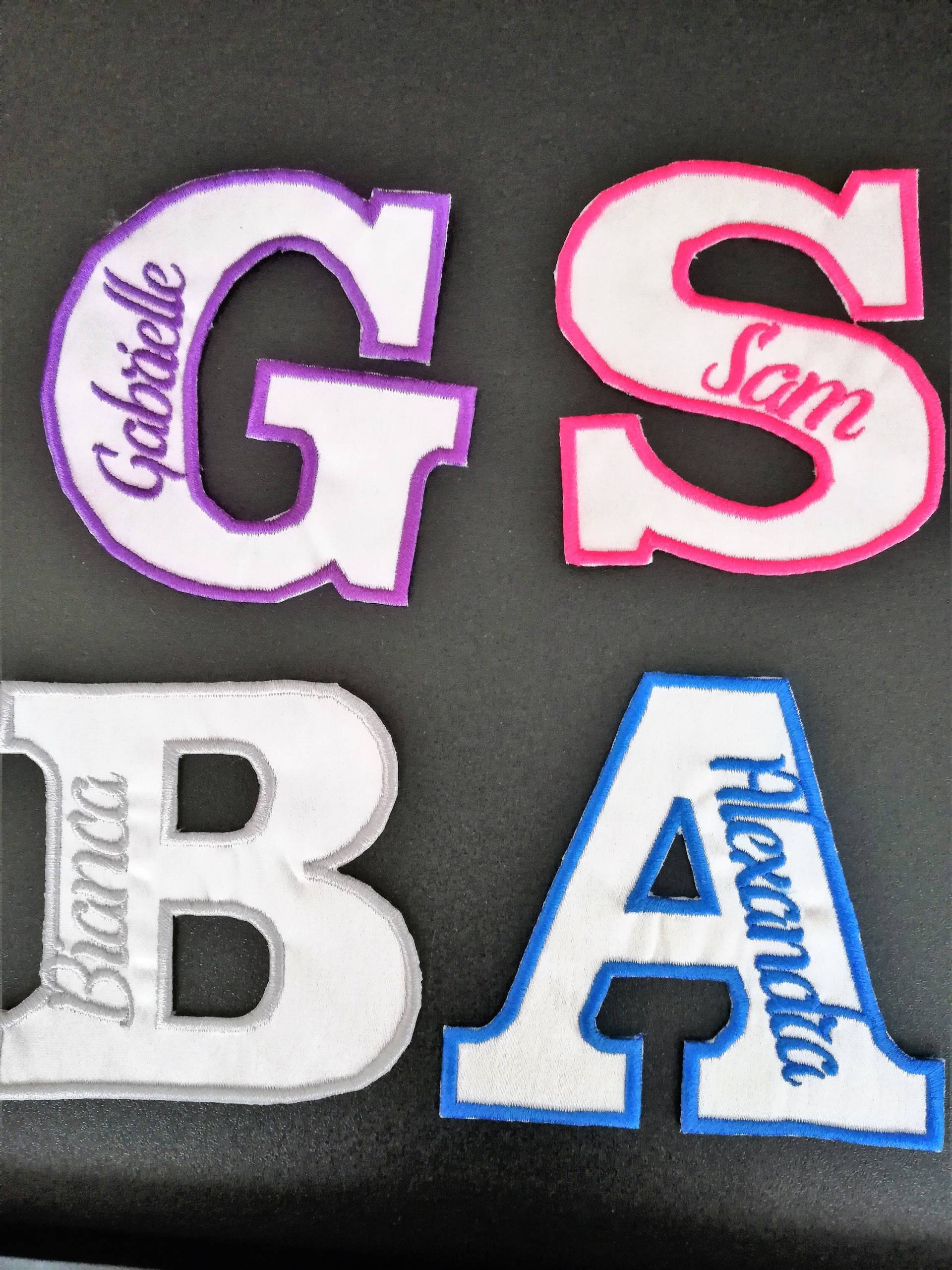 Gesticktes Eisen Auf Buchstabe Patch - 4 "Benutzerdefinierte Name Applikation Gesticktes Eisen Auf Buchstabe Patch - 4 "Benutzerdefinierte Name Applikation von Embrostyle