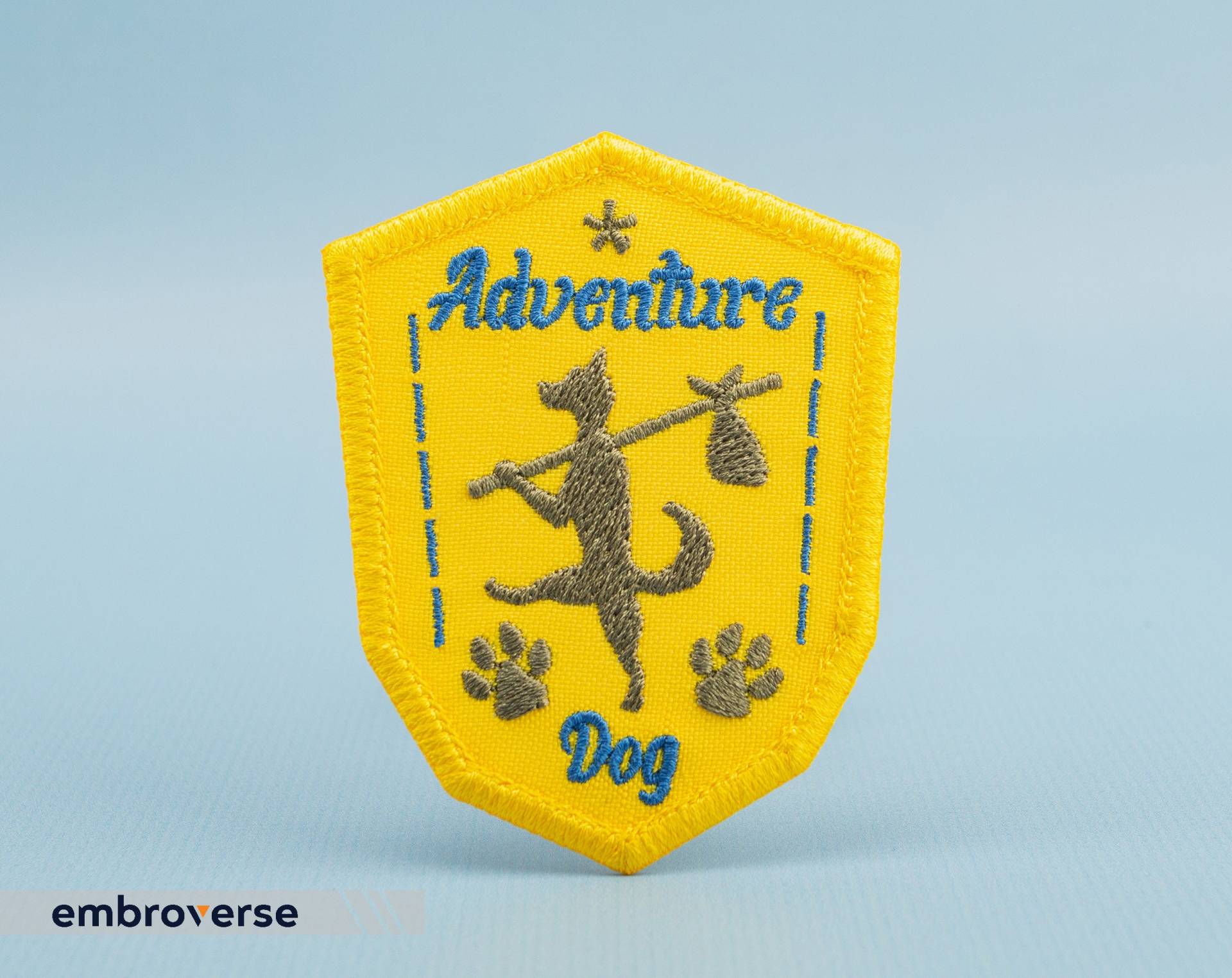 Adventure Dog Travel Patch - Hundepfote Lustige Bestickte Aufnäher Größe 2, 5 X 3, 1 Zoll von Embroverse