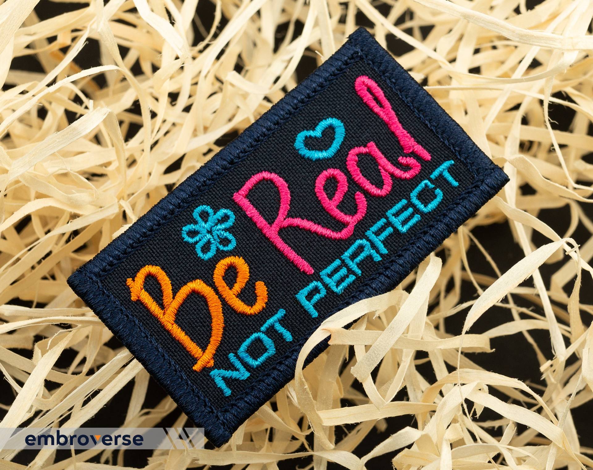 Be Real Not Perfect Patch - Bestickter Text Lustige Zitate Spruch Aufnäher Größe 2, 8 X 1, 6 Zoll von Embroverse