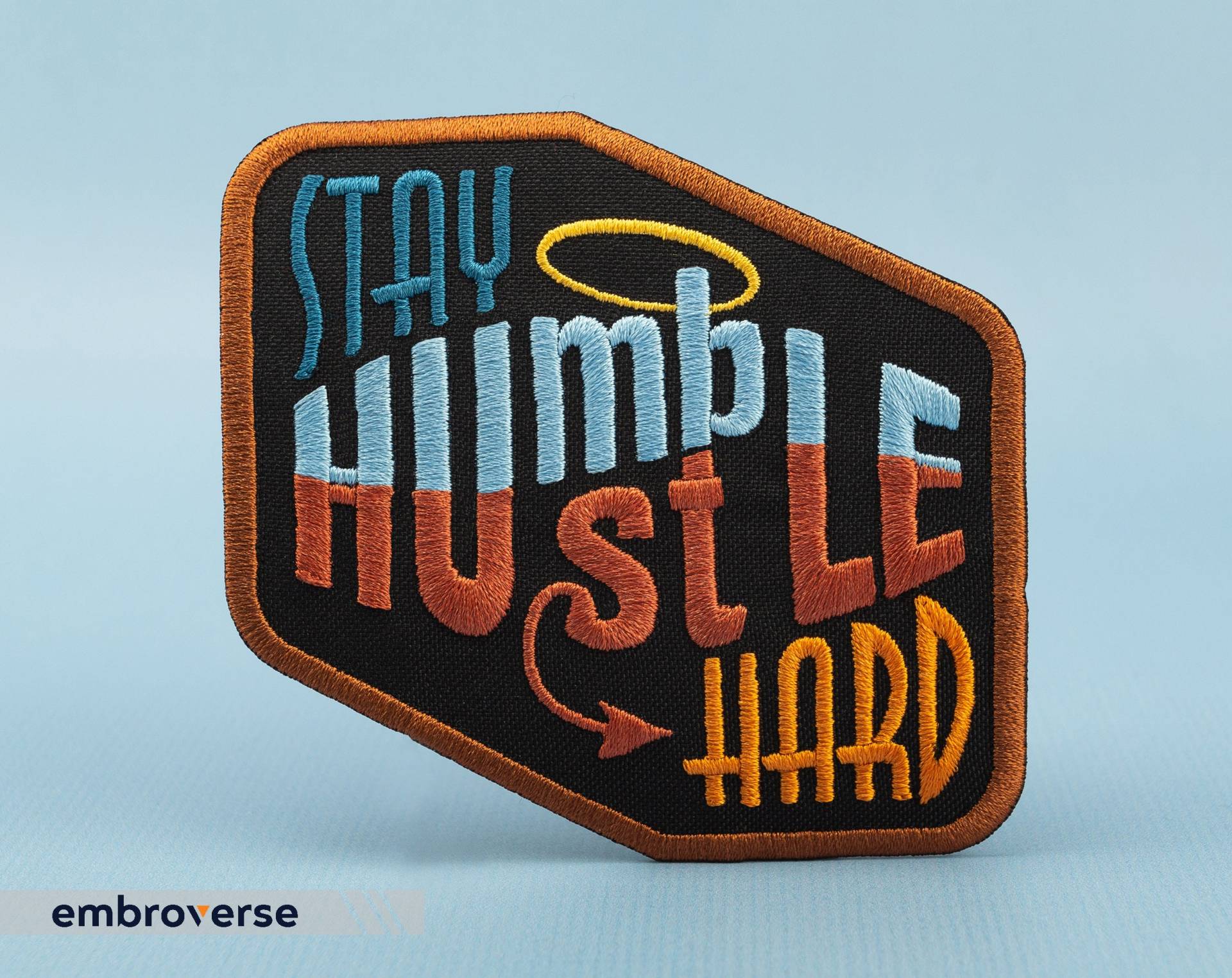 stay Humble Hustle Hard Aufnäher - Inspirierendes Zitat Gestickte Bügelbilder Größe 3, 5 X 3, 3 Zoll von Embroverse