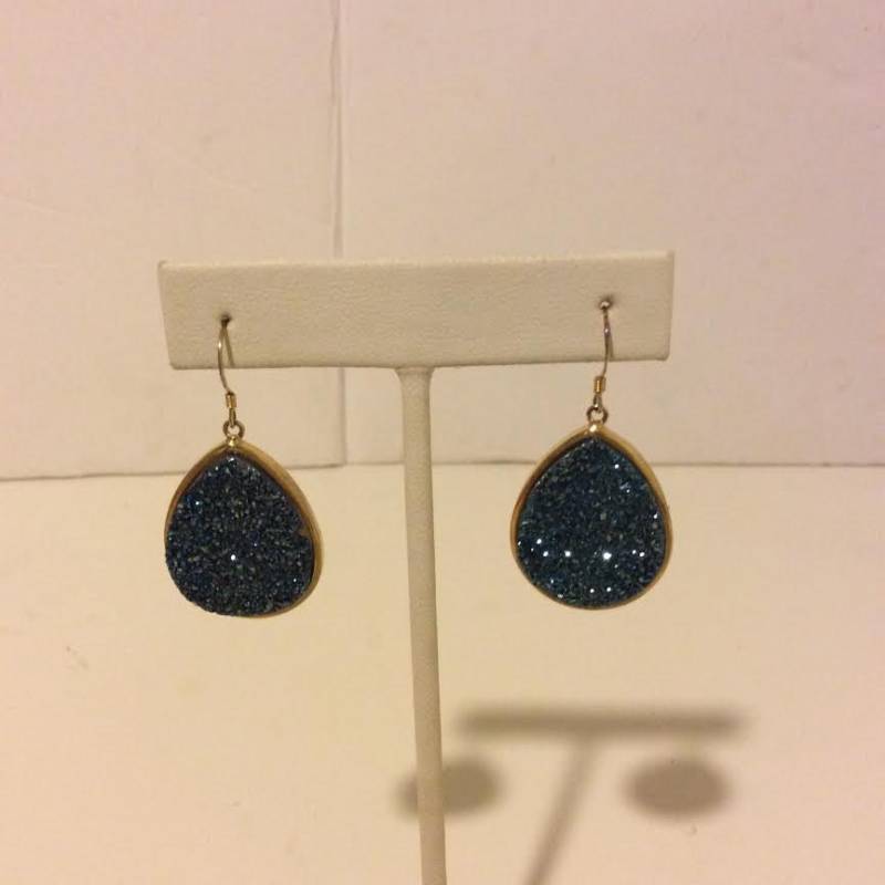 Blaue Druzy Und Gold Beschichtet Tränenblech Ohrringe Sterling Silber von EmeliaHart
